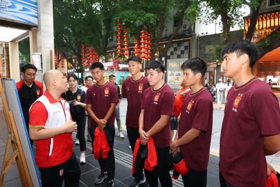 本期《今日影评》邀请到中国传媒大学教师李典峰，分享他作为观众走出影厅的最直接体验。