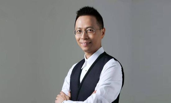 最终从20多首歌，精选15首收入新专辑。