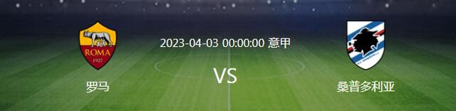图为托德・索伦兹展示最佳编剧奖。