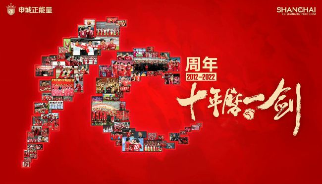 ”当天身着电影主角同款斗篷造型的高女士也是“备战群”群友之一。