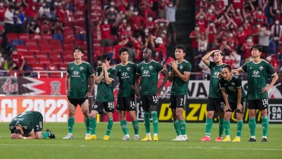 新片来势汹汹 《大约在冬季》回升至单日亚军 2019-11-24 11月23日，市场大盘报收2.54亿。