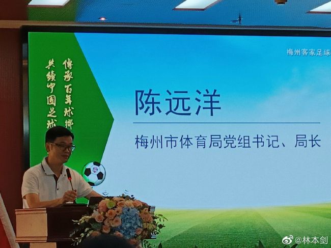 导演姚树华携主演张铁林、郝蕾、雷镇语一同亮相，与媒体交流影片拍摄中的感受。
